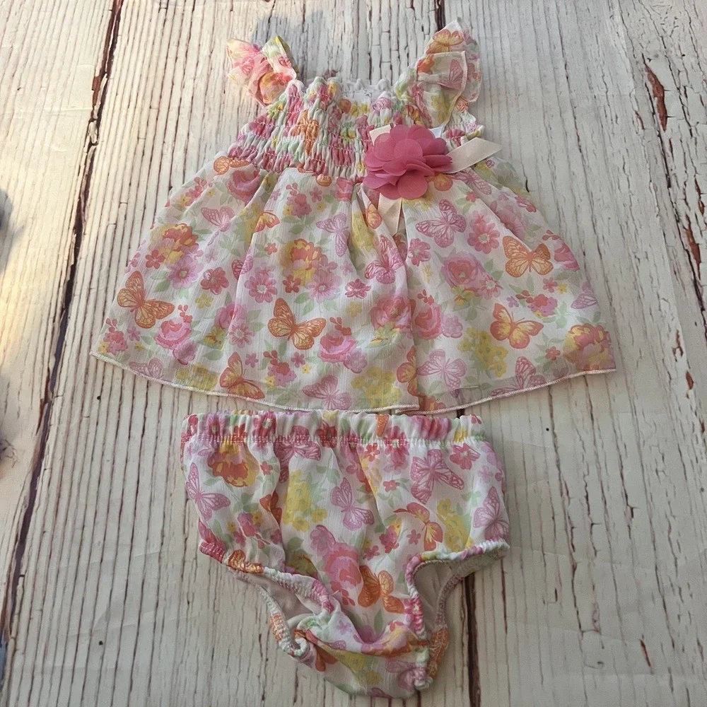 Lot/5‎ Baby Girls Clothing Size 3-6 Months (2) Hats (1) Swimsuit (2) Sun Dresses